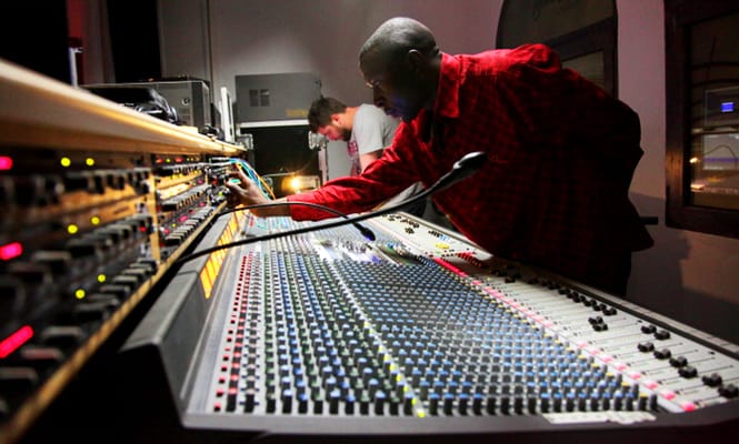 GWM the top sound engineer at Howies Club.